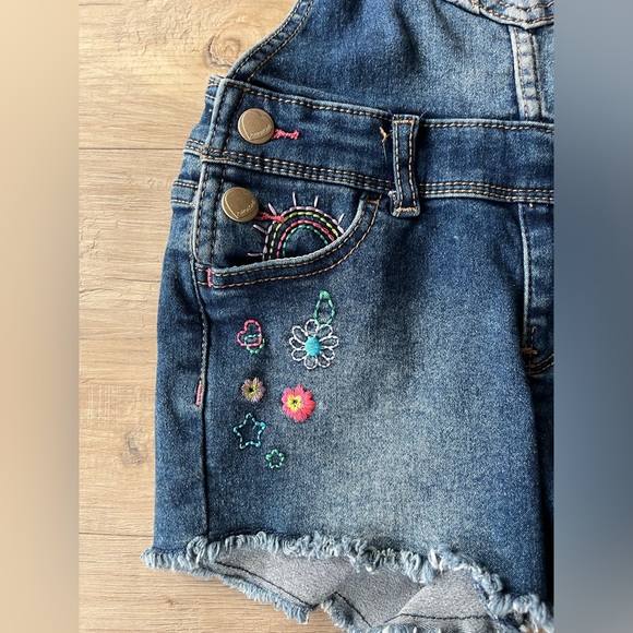 Girls Jordache Denim Short Overalls - Picture 4 of 6
